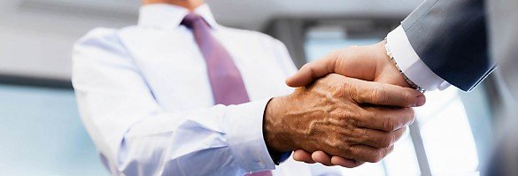 Foto Sie haben sich f�r SpittelBau Immobilien entschieden und m�chten uns gern f�r die Ver�u�erung Ihrer Immobilie beauftragen? Schon jetzt freuen wir uns als professionelle und erfahrene Makler f�r Schramberg, Sie bei Ihrem Vorhaben vertrauensvoll und kompetent unterst�tzen zu d�rfen.