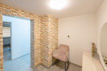 Garderobe Charmante, im Jahr 2022 neu ausgebaute, Wohnung in Tennenbronn: 
Ihre neue Kapitalanlage wartet!