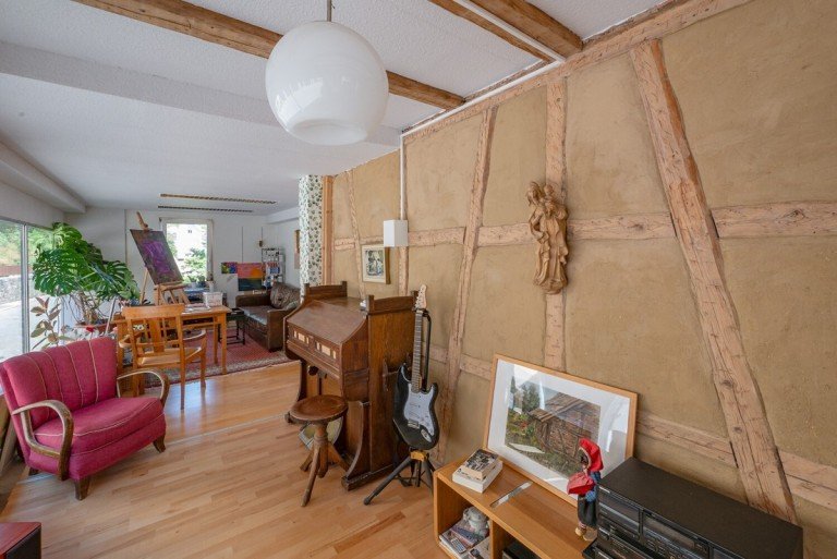 Atelier Lauterbach Einfamilienhaus Gewachsenes Haus am Bach mit Atelier und Originalsubstanz