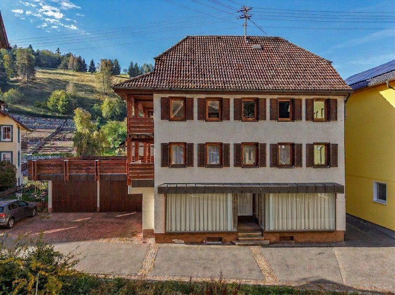 Au�enansicht Lauterbach Zweifamilienhaus Vielseitiges Wohnen und Arbeiten in gro�z�gigem Ambiente