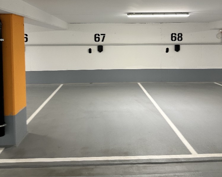 P 67 mit Wallbox Tiefgarage Schramberg