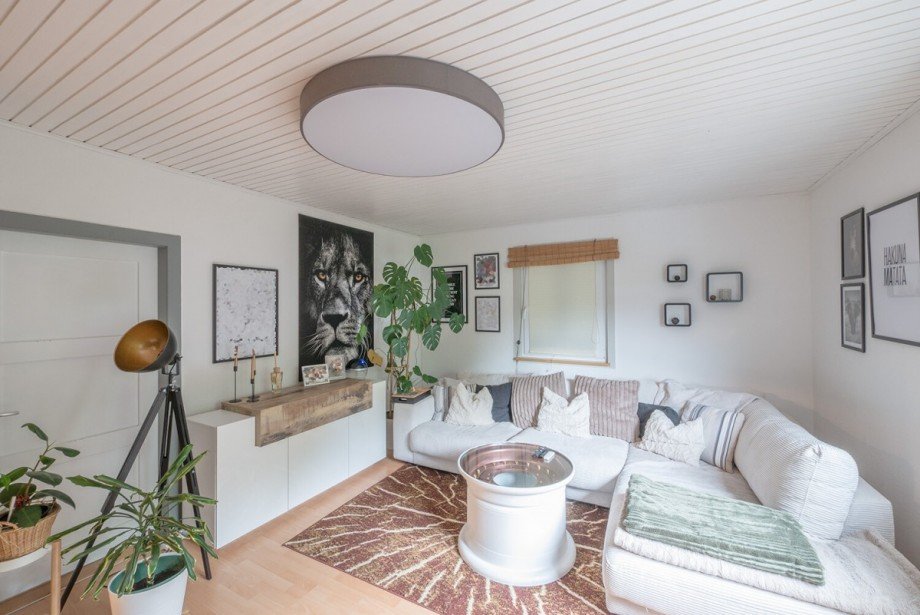 Wohnzimmer OG Mehrfamilienhaus Schenkenzell
