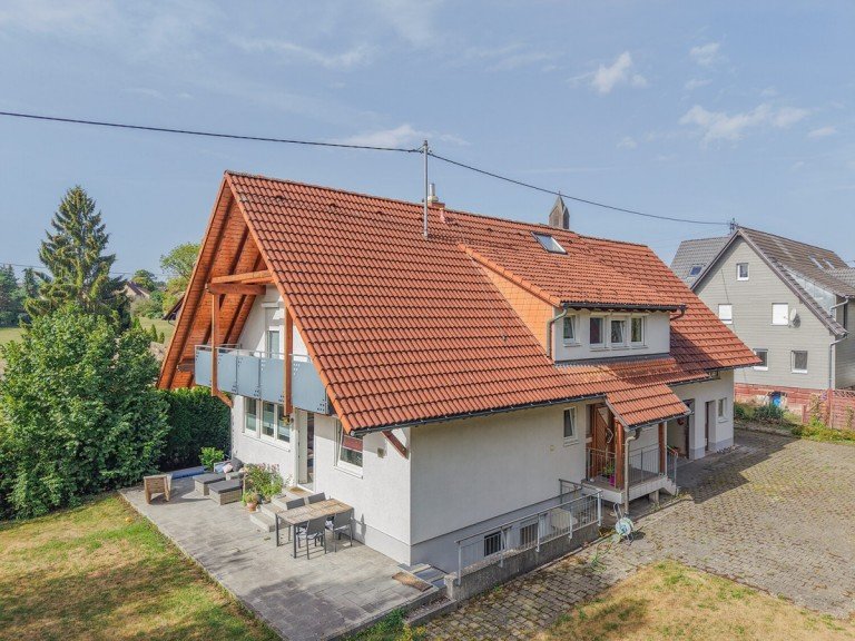 Au�ensicht Eschbronn - Locherhof Einfamilienhaus Wohntraum f�r junge Familie mit viel Platzbedarf!Einfamilienhaus mit gro�em Grundst�ck und 4 Garagen