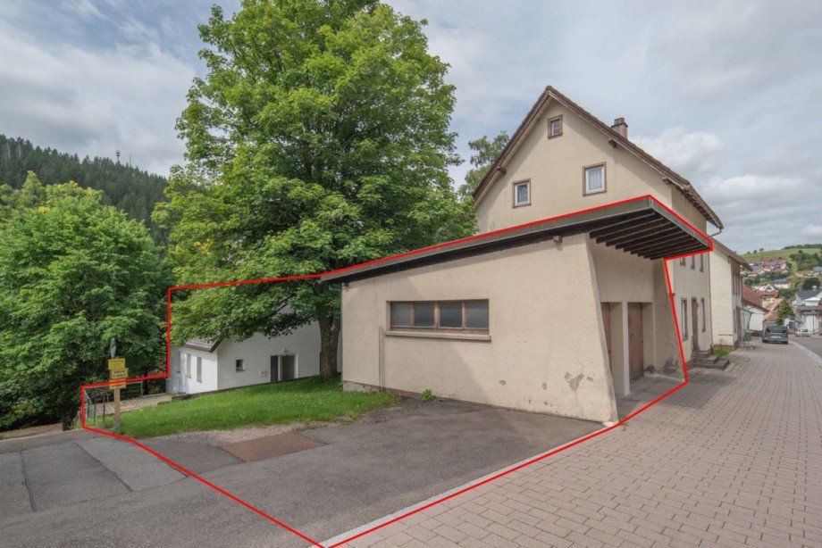 Garage und Zugang Einfamilienhaus V�hrenbach