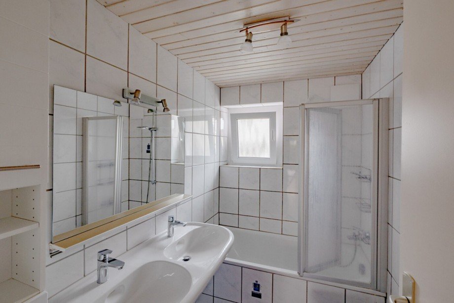 EG - Bad Zweifamilienhaus Schramberg