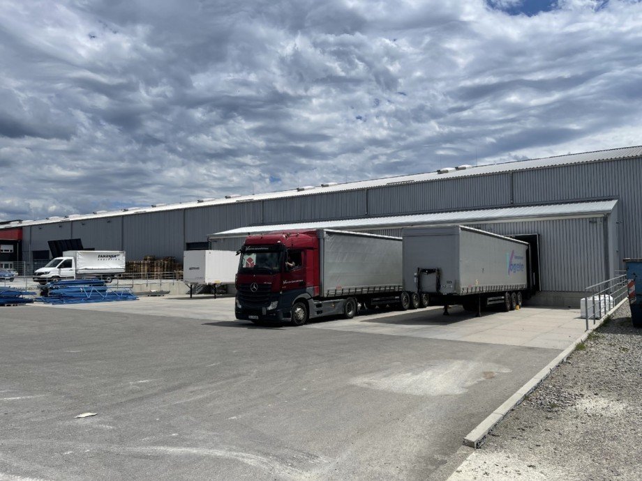Ladebr�cke Produktion Schramberg