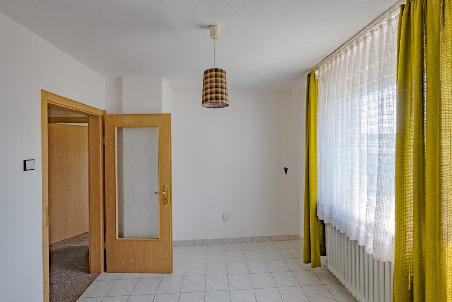 OG Zimmer/K�che Einfamilienhaus B�singen