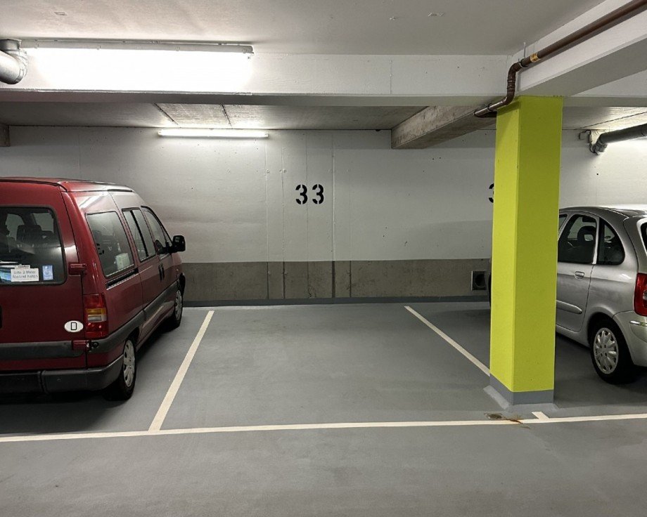 E 33 PKW Stellplatz Tiefgarage Schramberg