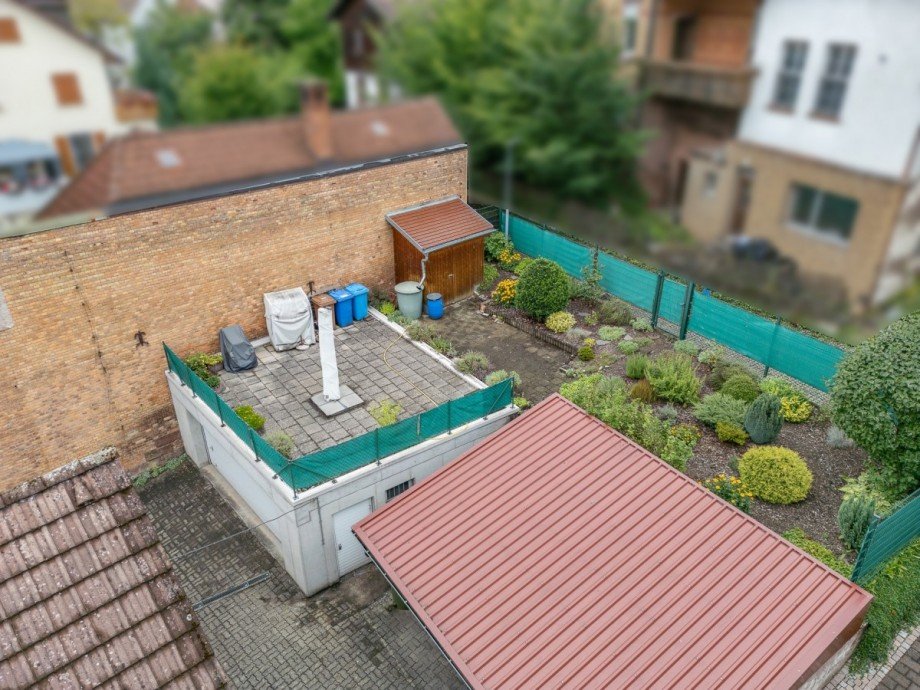 Doppelgarage, Carport, Terrasse Mehrfamilienhaus Schramberg