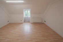 Zimmer DG Attraktives Wohn- und Gesch�ftshaus 
zur Kapitalanlage, mit viel Potential in  Schramberg!