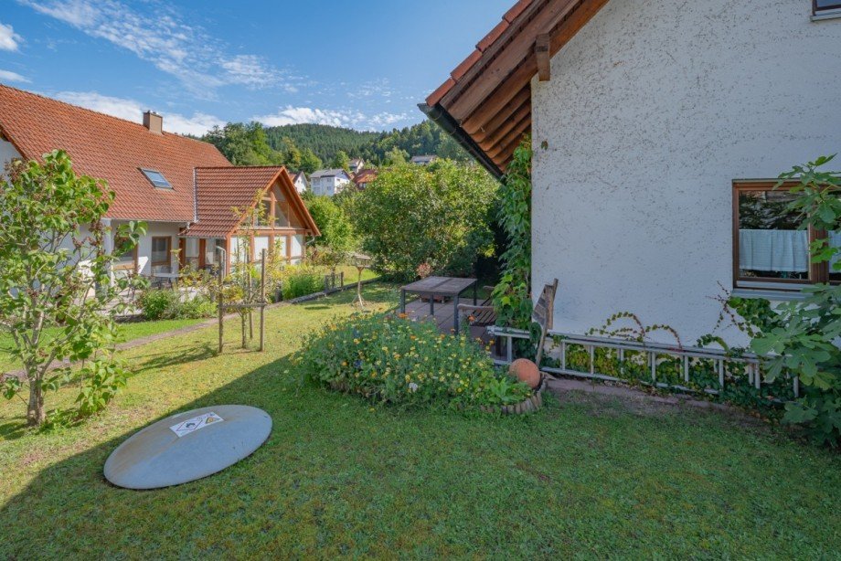 Garten Doppelhaush�lfte Schramberg