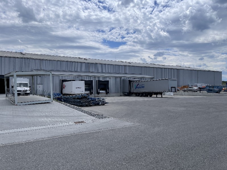 Ladebr�cke Produktion Schramberg