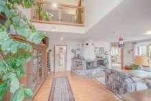 Wohnzimmer NEUER PREIS!
Traumhaftes Einfamilienhaus mit Einliegerwohnung und tollem Garten zu verkaufen!