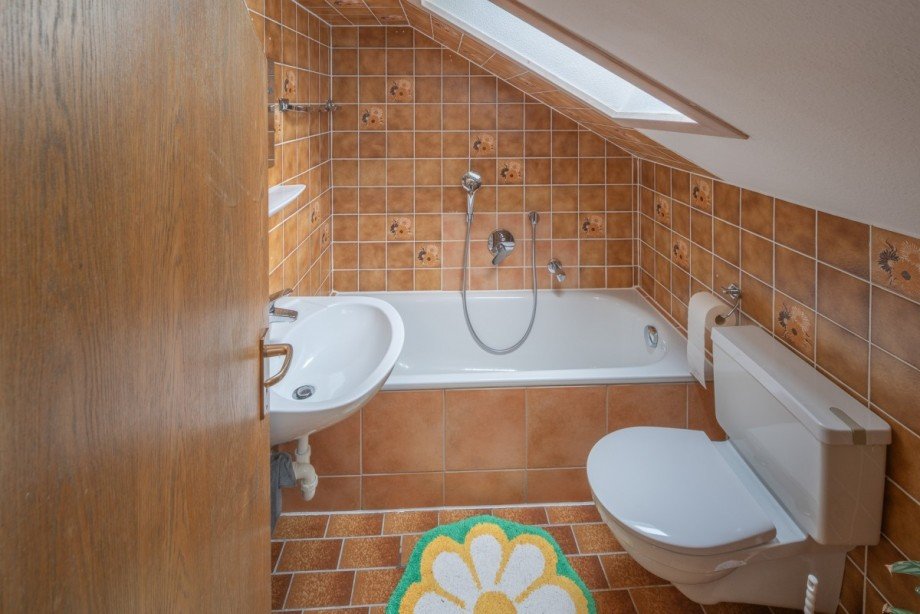 Badezimmer Dachgeschosswohnung Tennenbronn