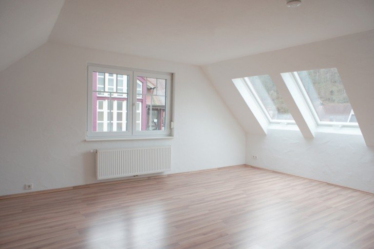 Wohn- Schlafbereich Schramberg Dachgeschosswohnung Gro�z�giges 1,5 Zimmer Appartement in Schramberg zu vermieten!