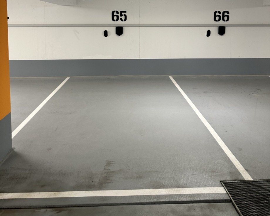 P 65 mit Wallbox Tiefgarage Schramberg