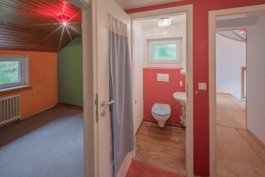 Kinderzimmer / WC / Flur Bauernhaus Schramberg