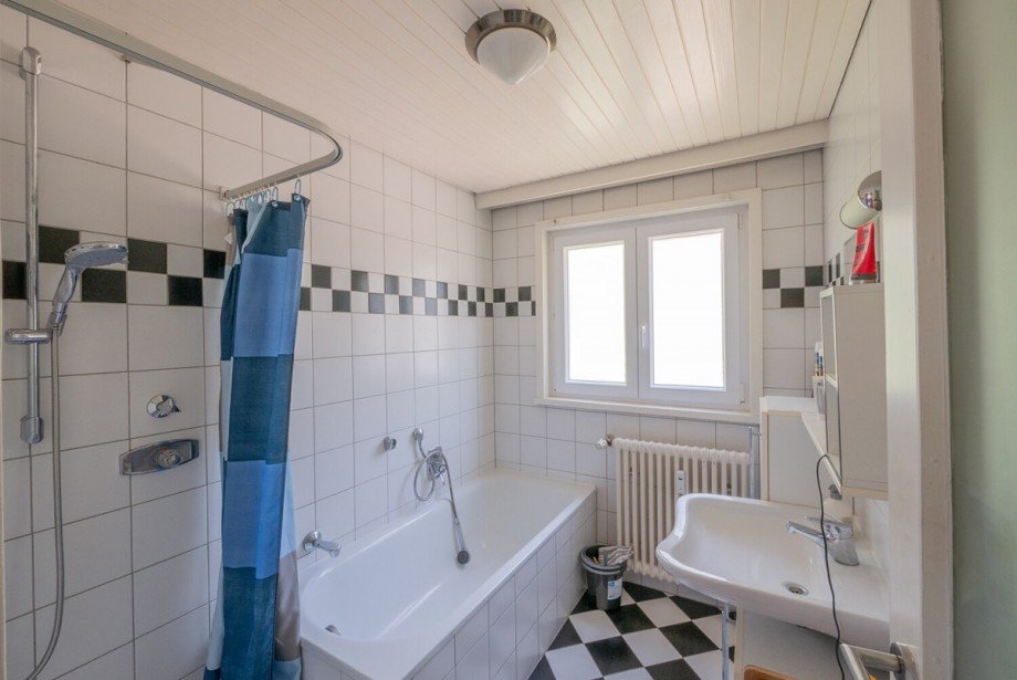 Badezimmer WHG OG Mehrfamilienhaus Schramberg