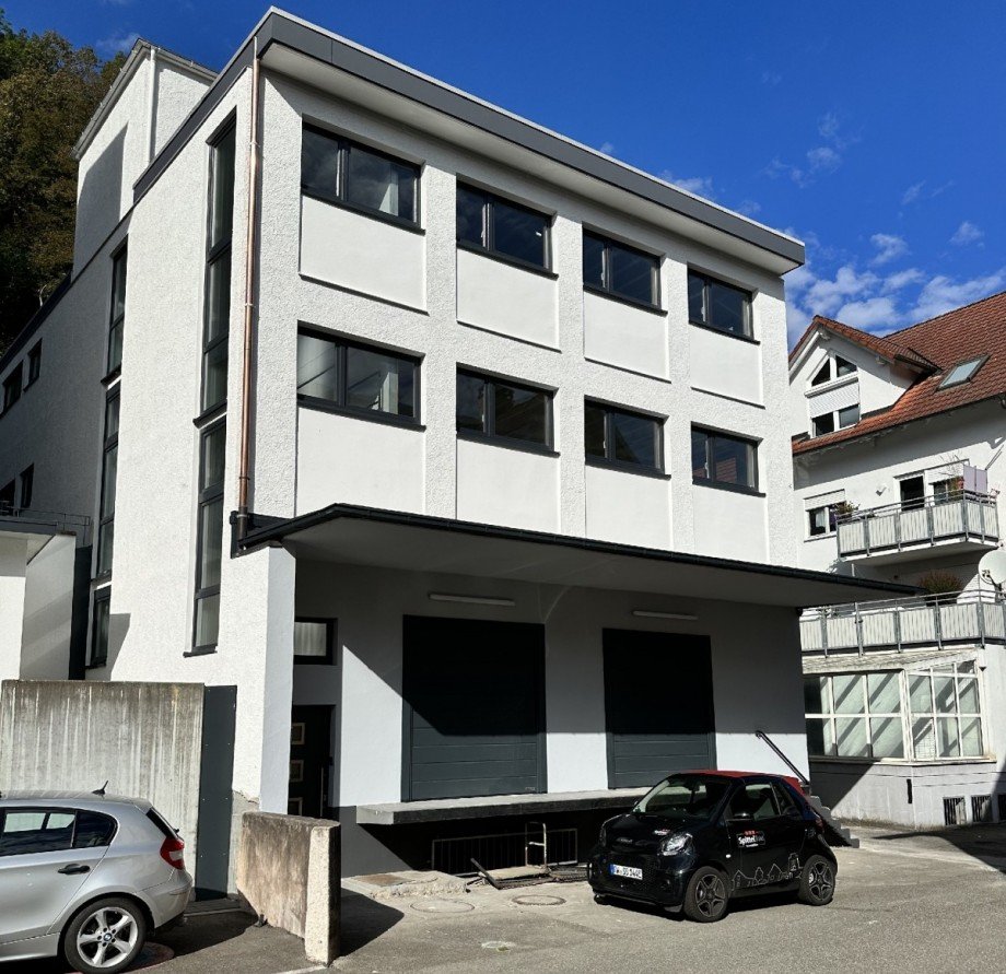 Rampe (mit neuen Sektionaltoren) Lager Schramberg