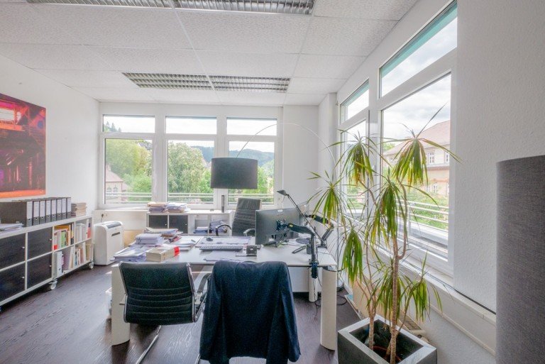 B�ro Schramberg B�rohaus Helle B�roeinheit in modernem Gewerbegeb�ude zu vermieten!