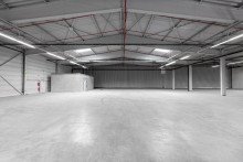 Halle Moderne Lagerhalle mit Ladebr�cken in Schramberg-Waldm�ssingen.