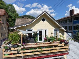 Hauptbild Gewachsenes Haus am Bach mit Atelier und Originalsubstanz