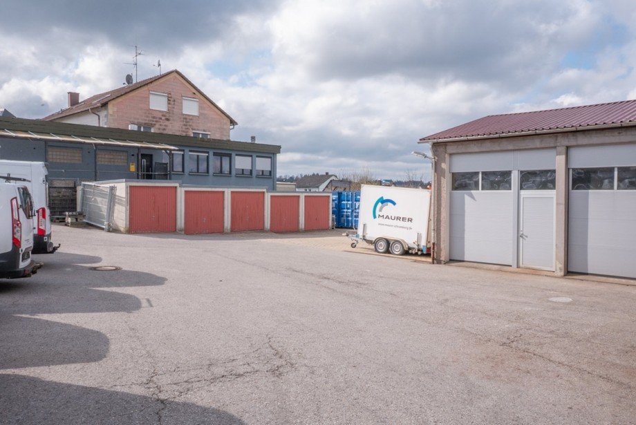 Innenhof/Garagen/Lager Produktion Schramberg