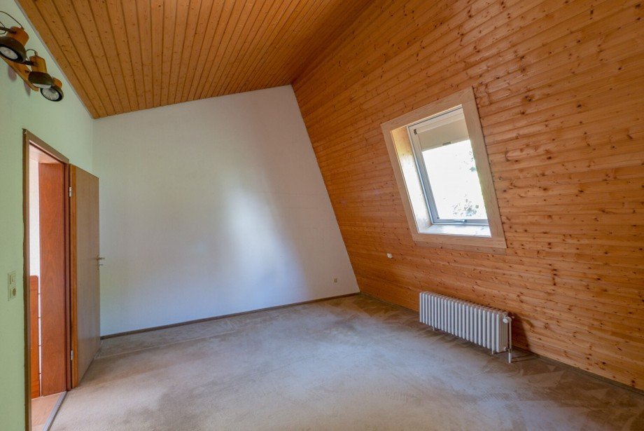 Giebelzimmer Reihenmittelhaus Schramberg