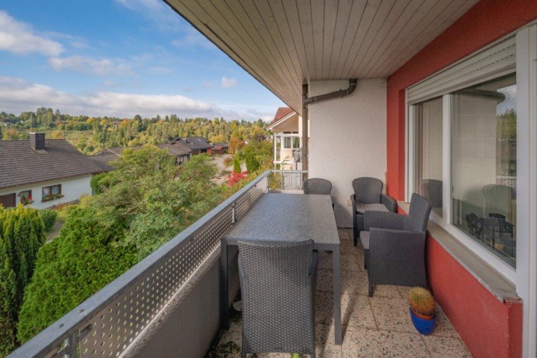 Balkon Tennenbronn - Tennenbronn Erdgeschosswohnung Attraktive 3-Zimmerwohnung in sch�ner Schwarzwaldgemeinde zu verkaufen!