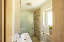 Badezimmer Ferienimmobilie oder Kapitalanlage! Modernisierte 1,5-Zimmer Wohnung mit tollem S�d-Balkon