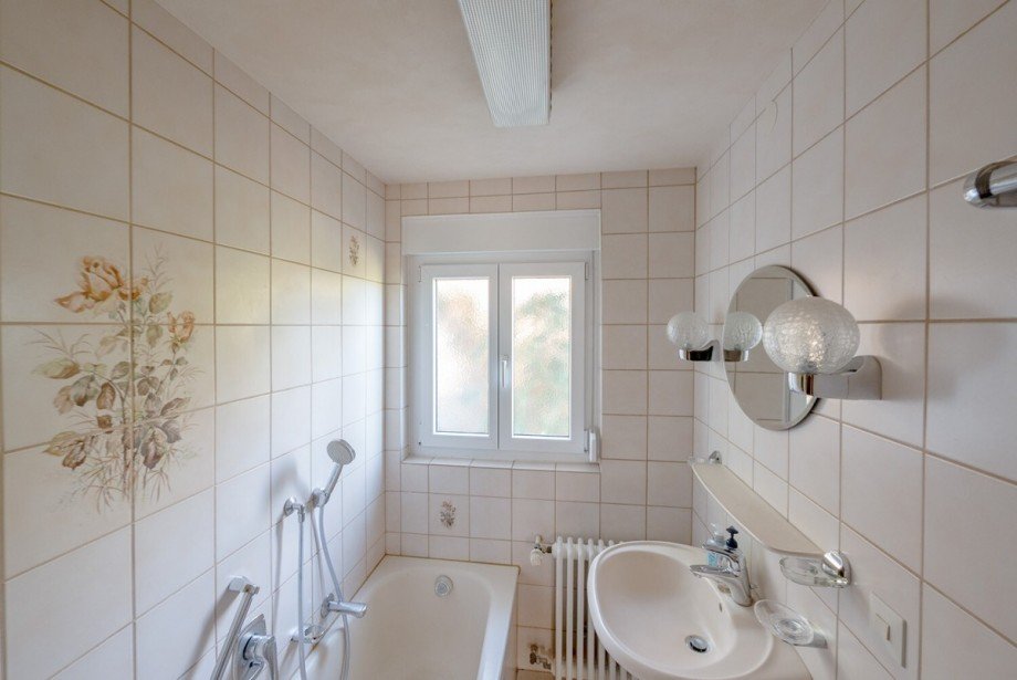 Badezimmer OG Zweifamilienhaus Hardt
