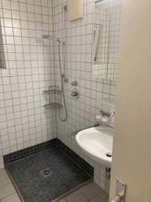 Badezimmer Attraktive 3-Zimmer-Seniorenwohnung mit Balkon in Schramberg zu verkaufen!