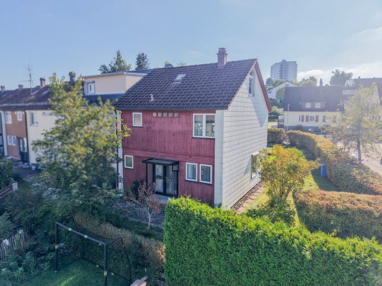 Au�enansicht Schramberg - Sulgen Reiheneckhaus Ideal f�r die Familie: Reihenendhaus in Sulgen mit gro�em Garten und kurzem Schulweg!