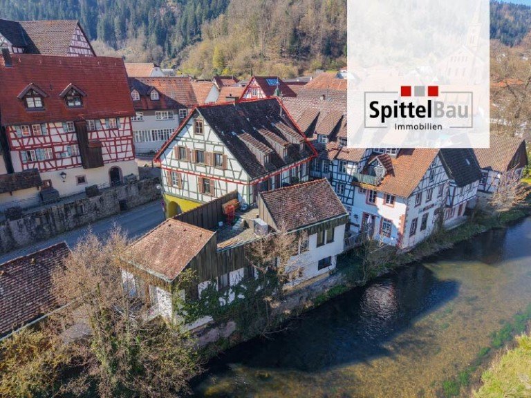 SpittelBau GmbH Schiltach Dachgeschosswohnung Gem�tliche Wohnung im Herzen von Schiltach mit viel Potenzial zu verkaufen!