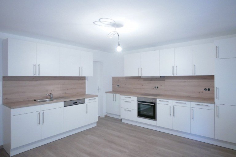 K�che / Esszimmer Schramberg Etagenwohnung Gro�e 4 Zimmer Wohnung mit moderner Einbauk�che zu vermieten!