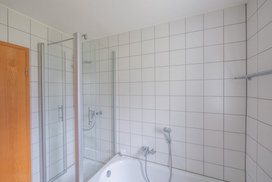 Badezimmer EG Mehrfamilienhaus Schenkenzell