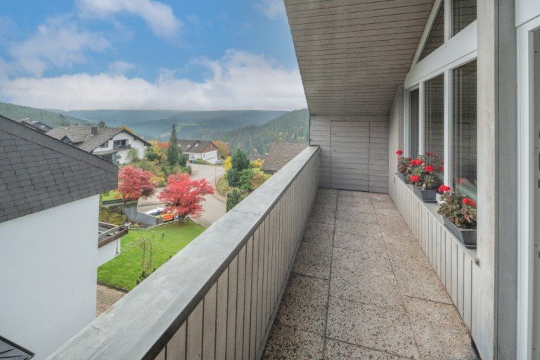 Balkon Tennenbronn - Tennenbronn Dachgeschosswohnung Charmante Wohnung in Tennenbronn: Ihr neues Zuhause wartet!