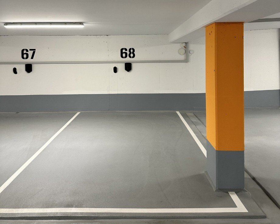 P 68 mit Wallbox Tiefgarage Schramberg