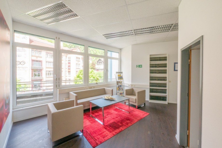 Wartezimmer/ Eingangsbereich/ B�ro B�rohaus Schramberg