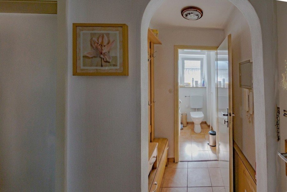 WC (KI-�berarbeitet) Etagenwohnung Schramberg